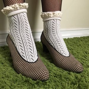 houndstooth brown and patent leather pumps